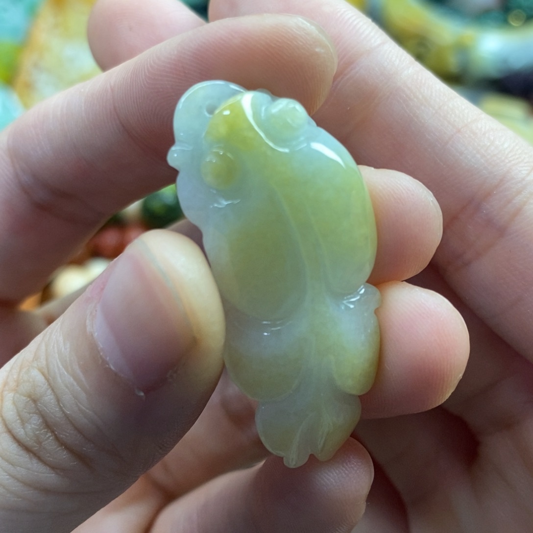 翡翠未镶嵌颈饰吊坠