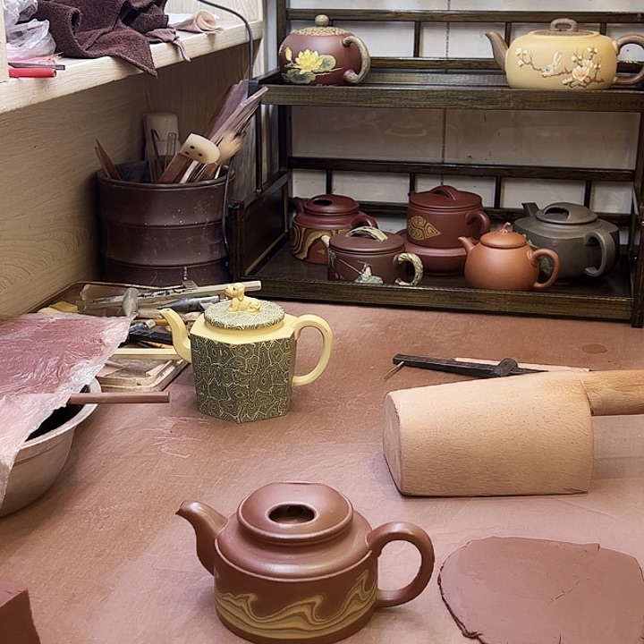 紫砂茶壶哎***色微微暇牛盖