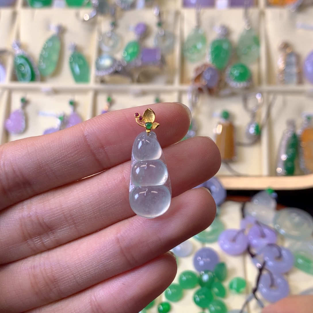 翡翠颈饰18K金镶嵌灵*i吊坠