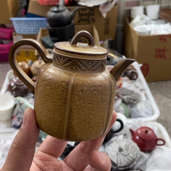 陶瓷艺术品及陶瓷壶