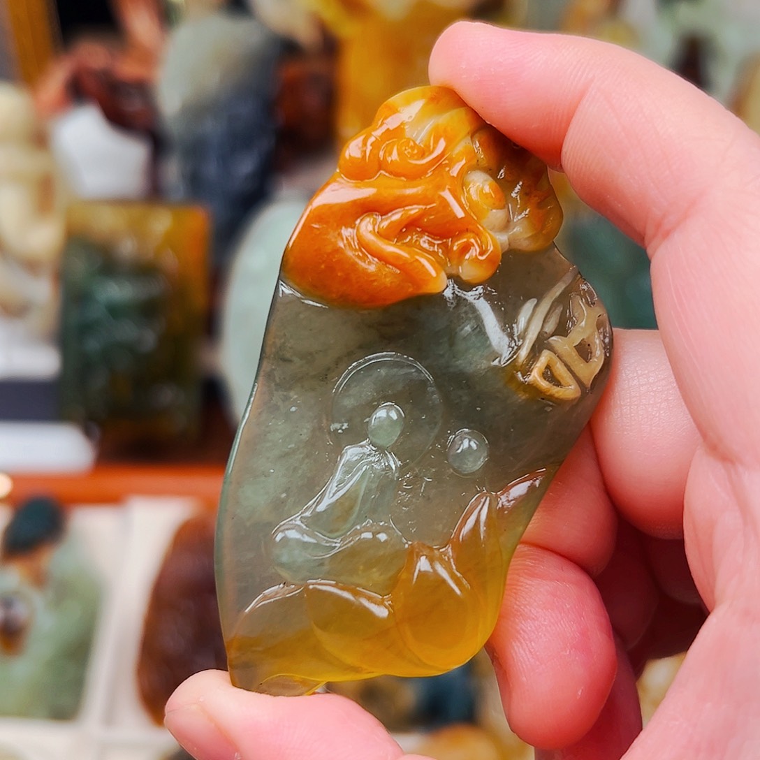 蛇纹石玉未镶嵌颈饰