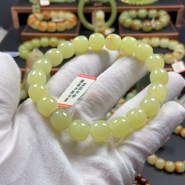 透闪石质玉未镶嵌手链