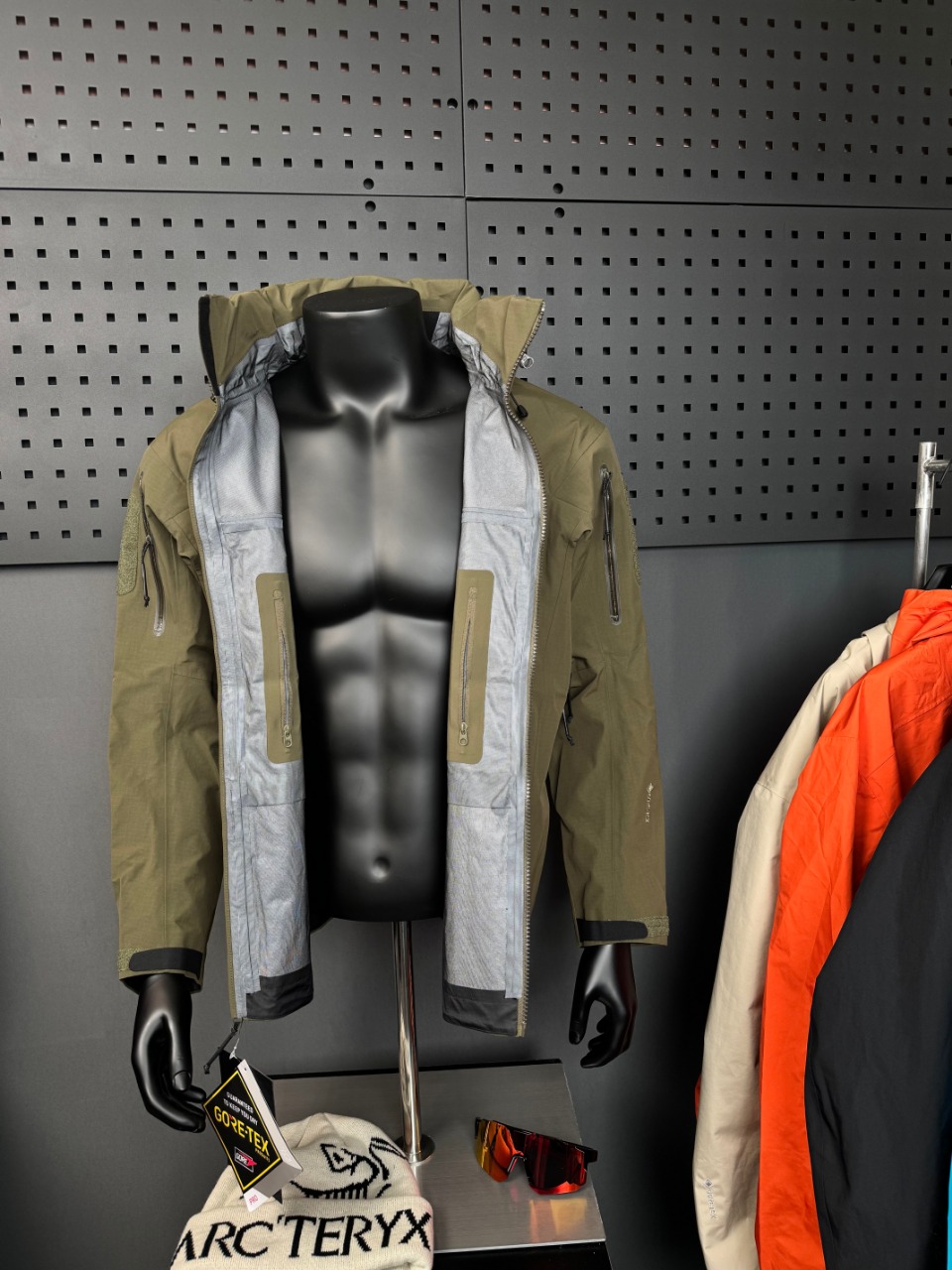 军系暴雨级防水男女通用户外硬壳冲锋衣