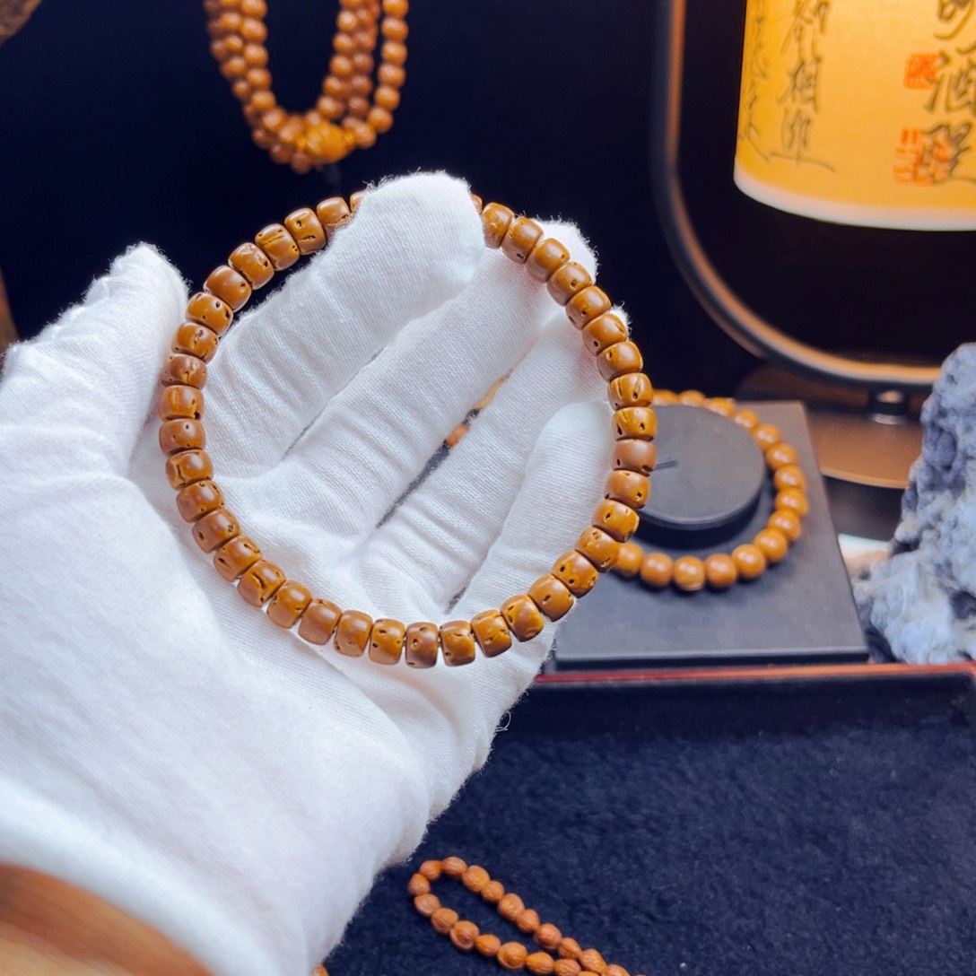 啉***生桃核吊坠野生桃核