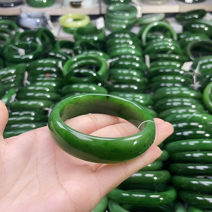 未镶嵌手镯和田玉（碧玉）