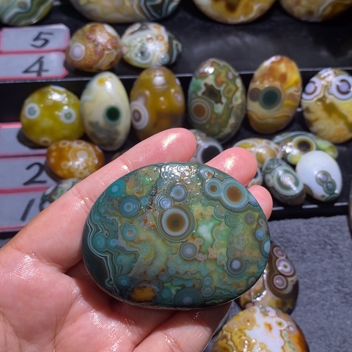 悦***^玛瑙/玉髓未镶嵌珠宝奇石