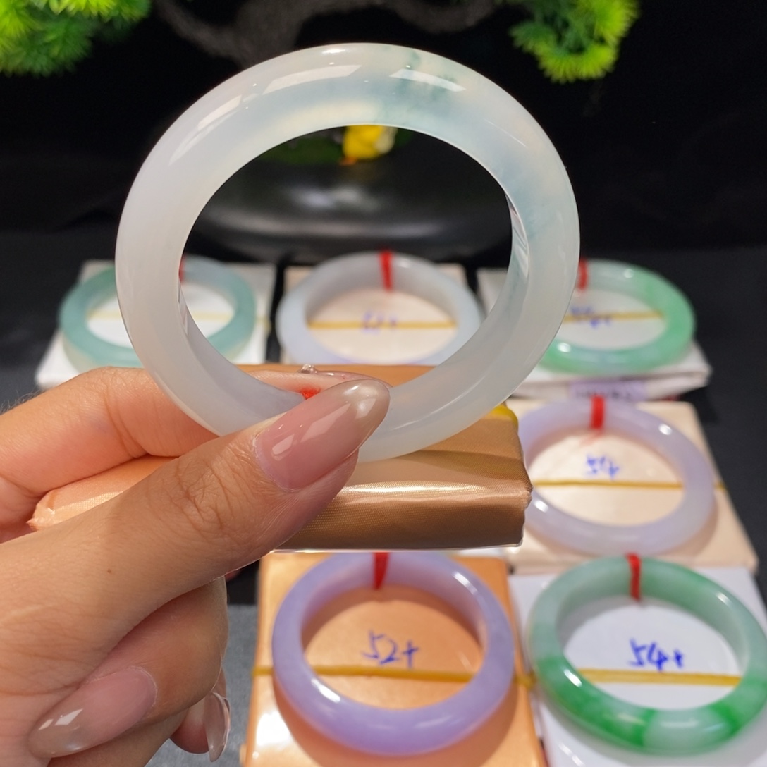 翡翠手镯未镶嵌看现货意向金 ，非手镯全款8号