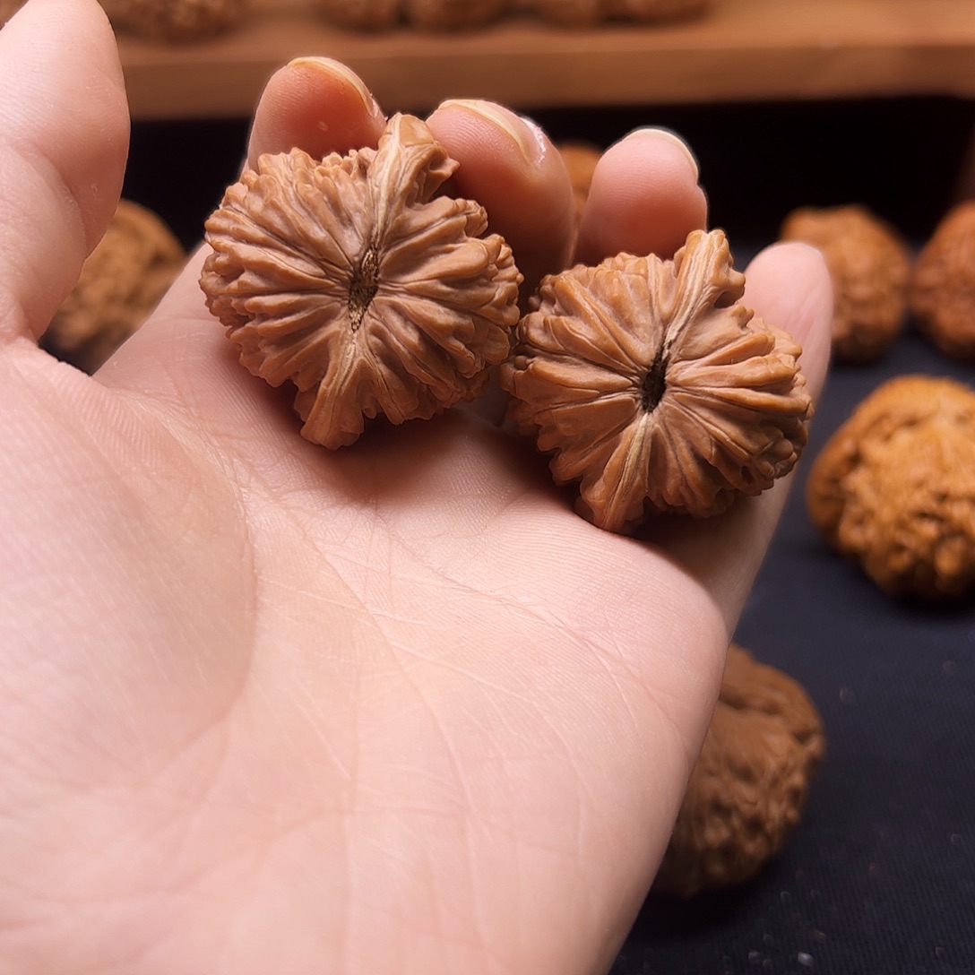 核桃把件平谷楼41全品红皮