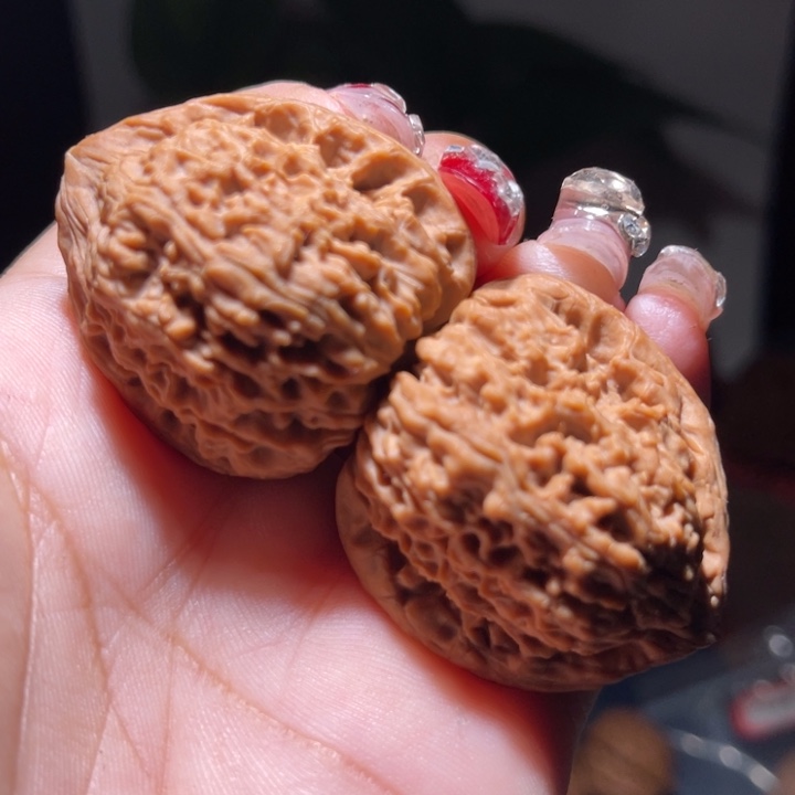 桃核把件            36