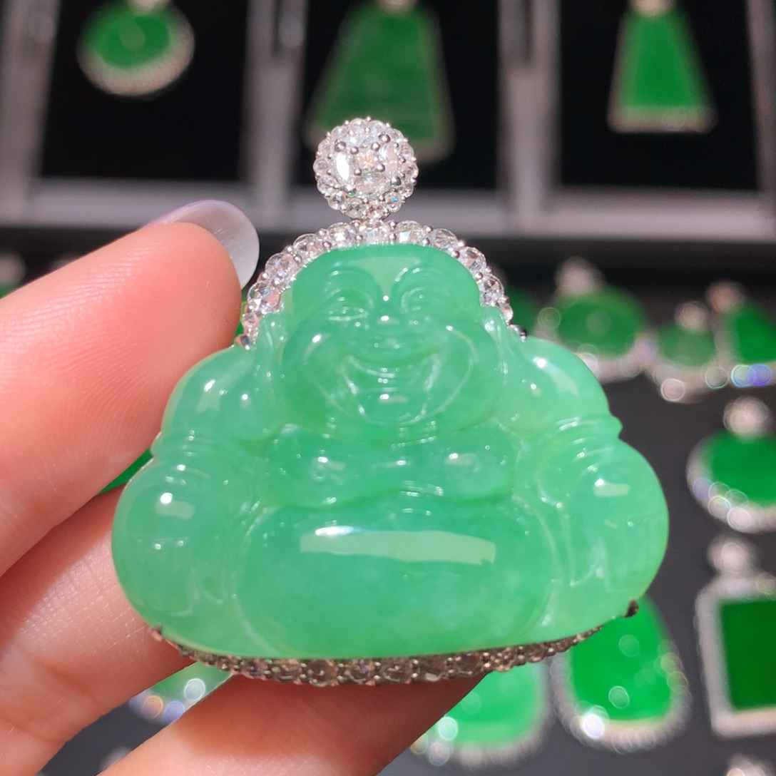 翡翠颈饰18K金镶嵌翡翠