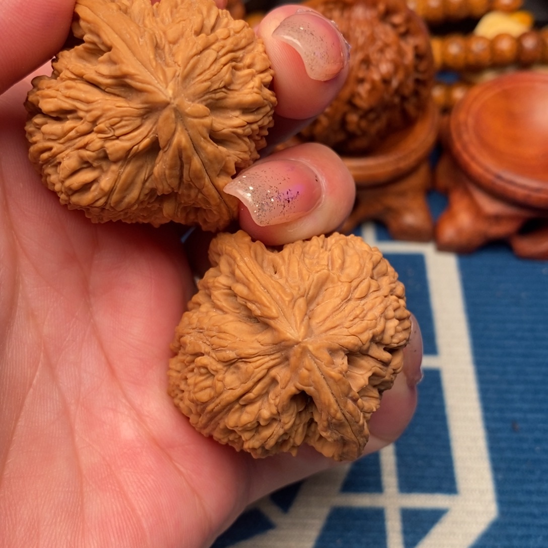 花***渚文玩核桃吊坠南疆