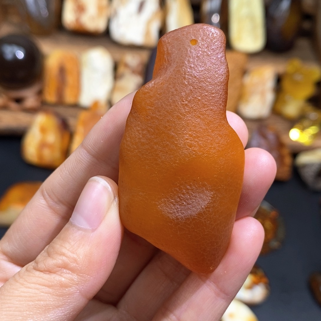 琥珀裸石未镶嵌琥珀