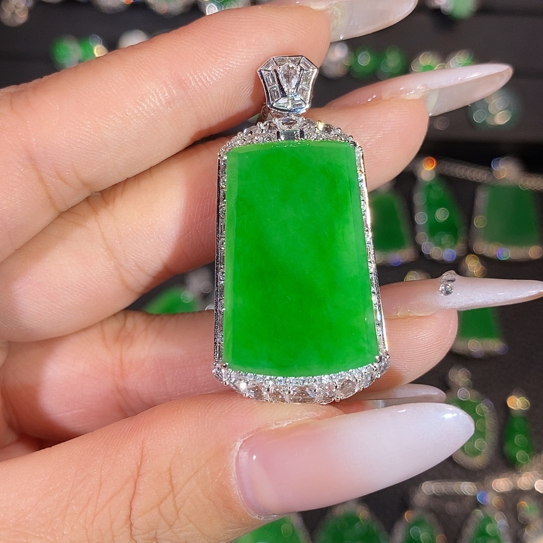 翡翠18K金镶嵌吊坠(不含链)无事牌吊坠