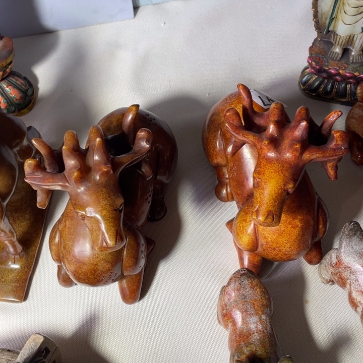 摆件。         鹿