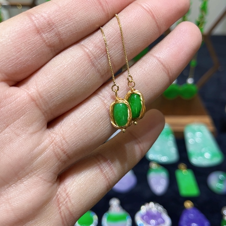 翡翠颈饰未镶嵌耳坠