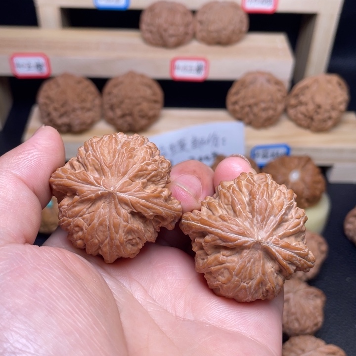 文玩核桃吊坠—***慢磨盘40