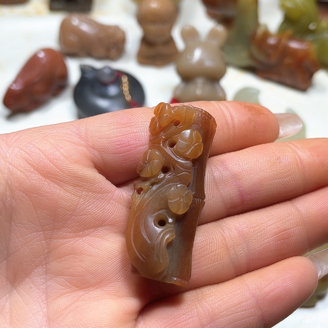 白玉菩提吊坠白玉菩提吊坠