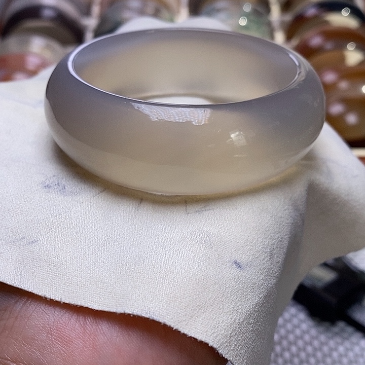 玛瑙/玉髓手镯未镶嵌