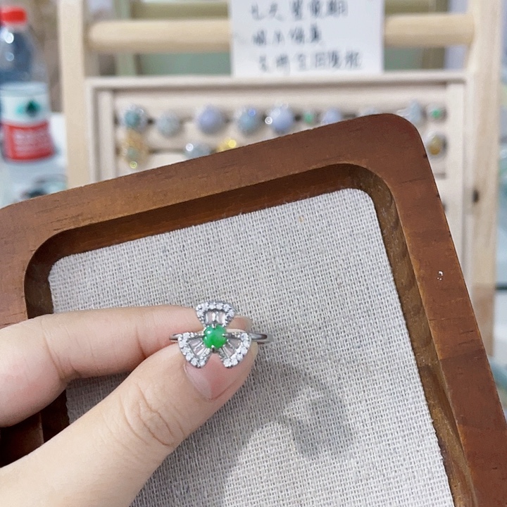 翡翠未镶嵌颈饰天然翡翠Ａ货