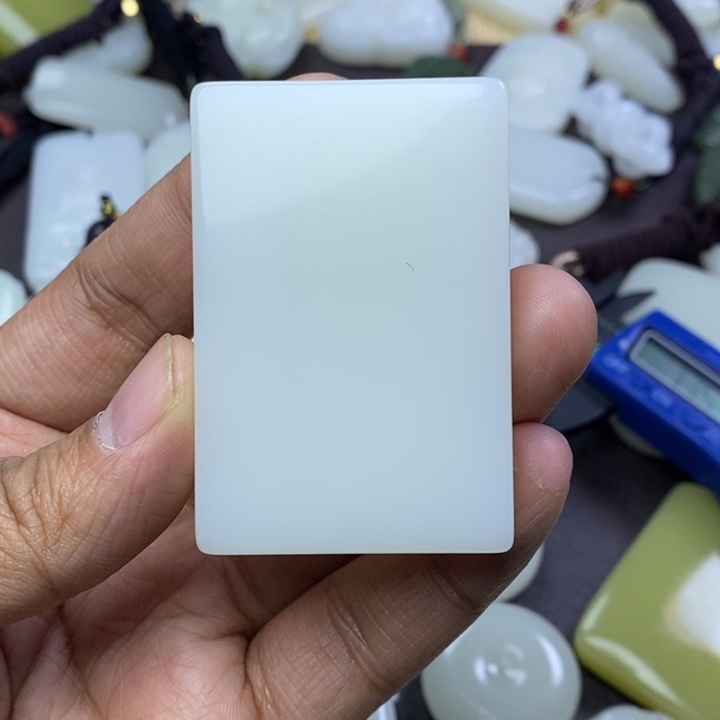 天***天和田玉未镶嵌颈饰