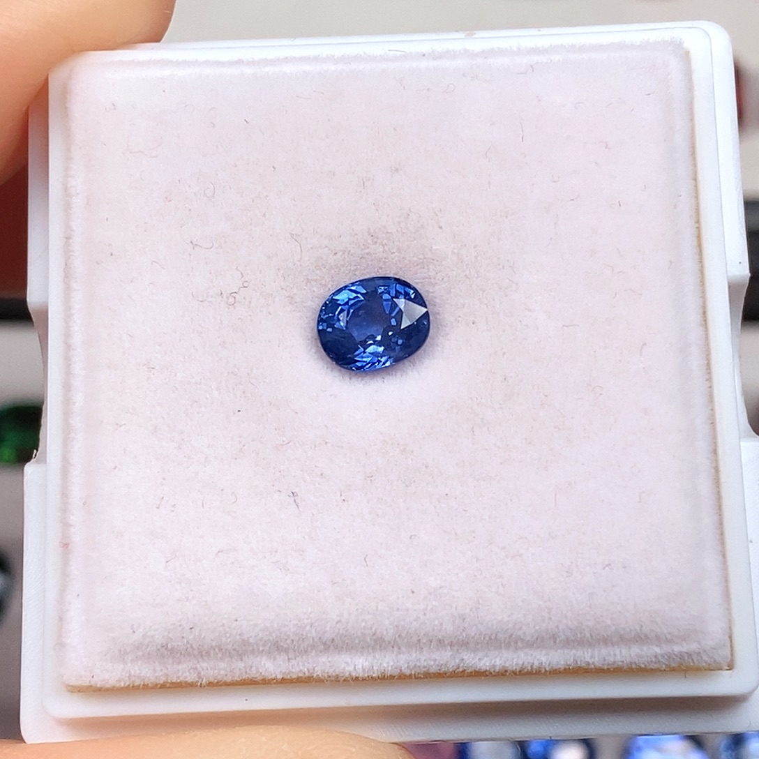 蓝宝石裸石1.2ct天然