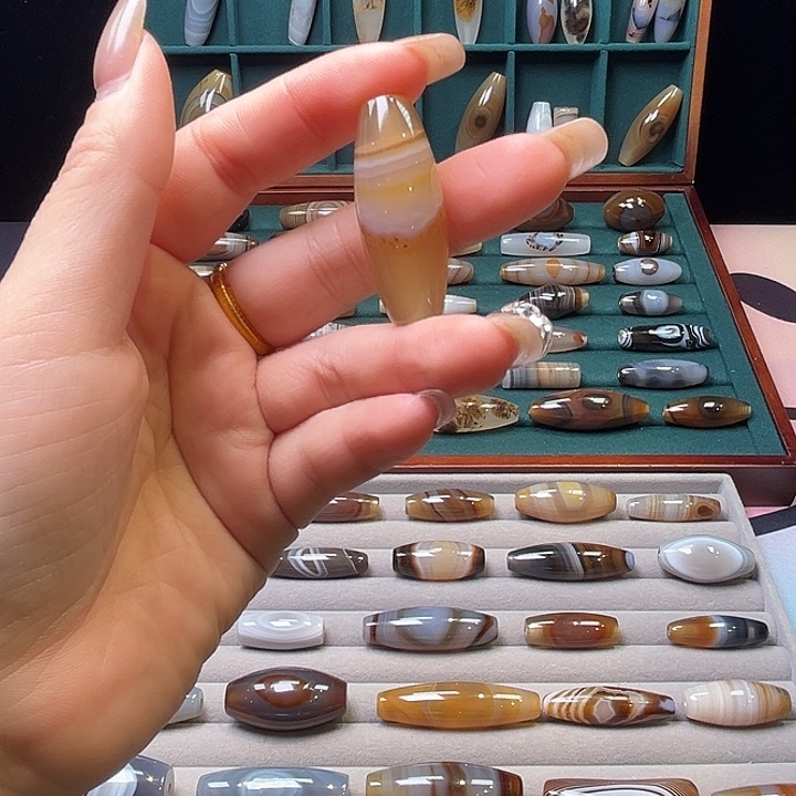 玛瑙/玉髓未镶嵌吊坠(赠链)