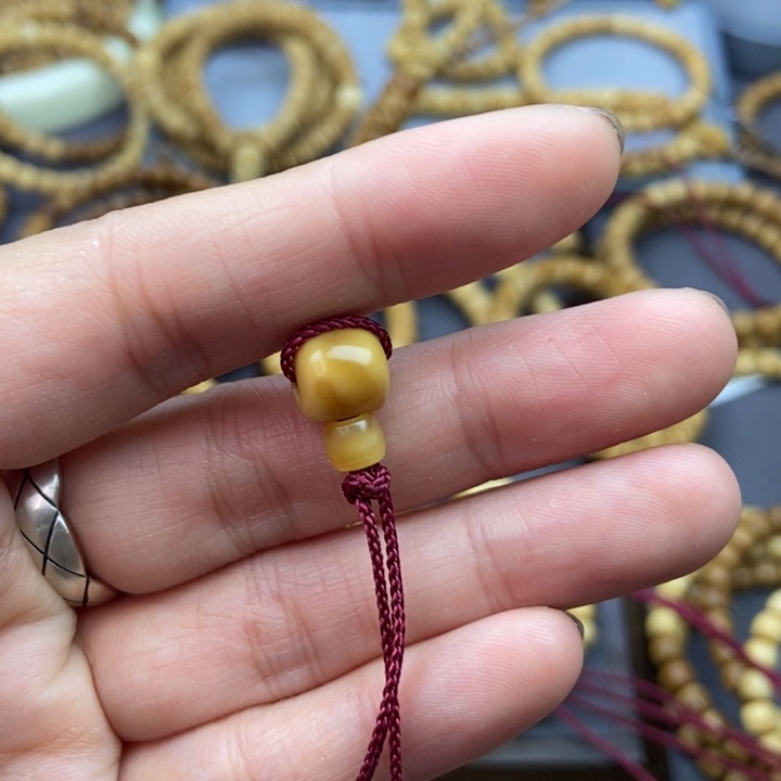 龙眼菩提手串小**?龙脊玉化分体三通