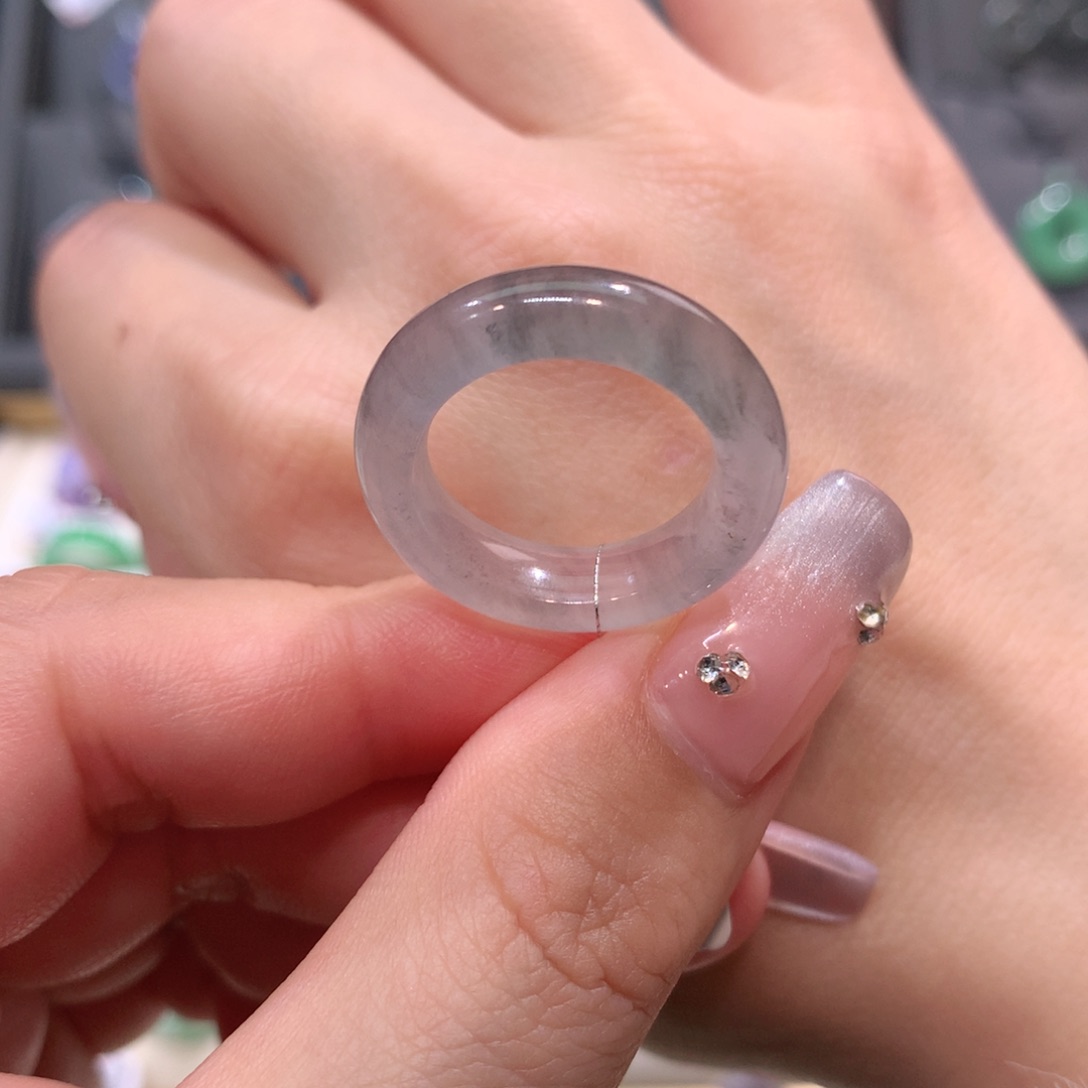 翡翠戒指未镶嵌翡翠