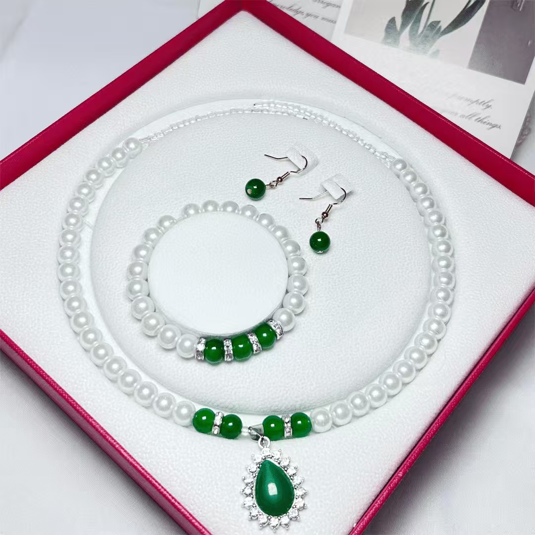 铜合金仿珍珠项链 仿珍珠项链吊坠耳环首饰三件套奢华百搭饰品