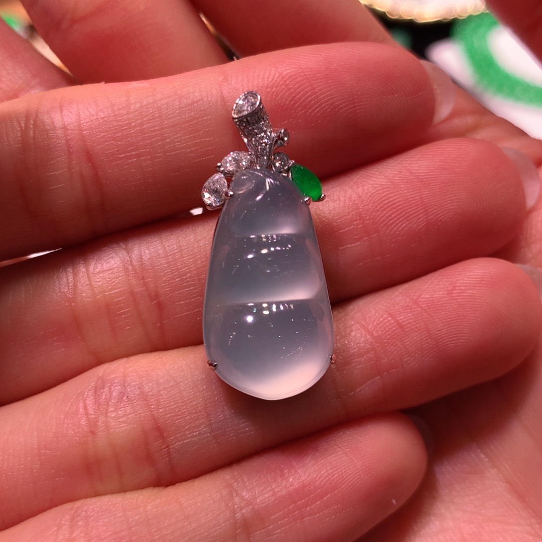 颈饰18K金镶嵌翡翠缅甸天然翡翠吊坠