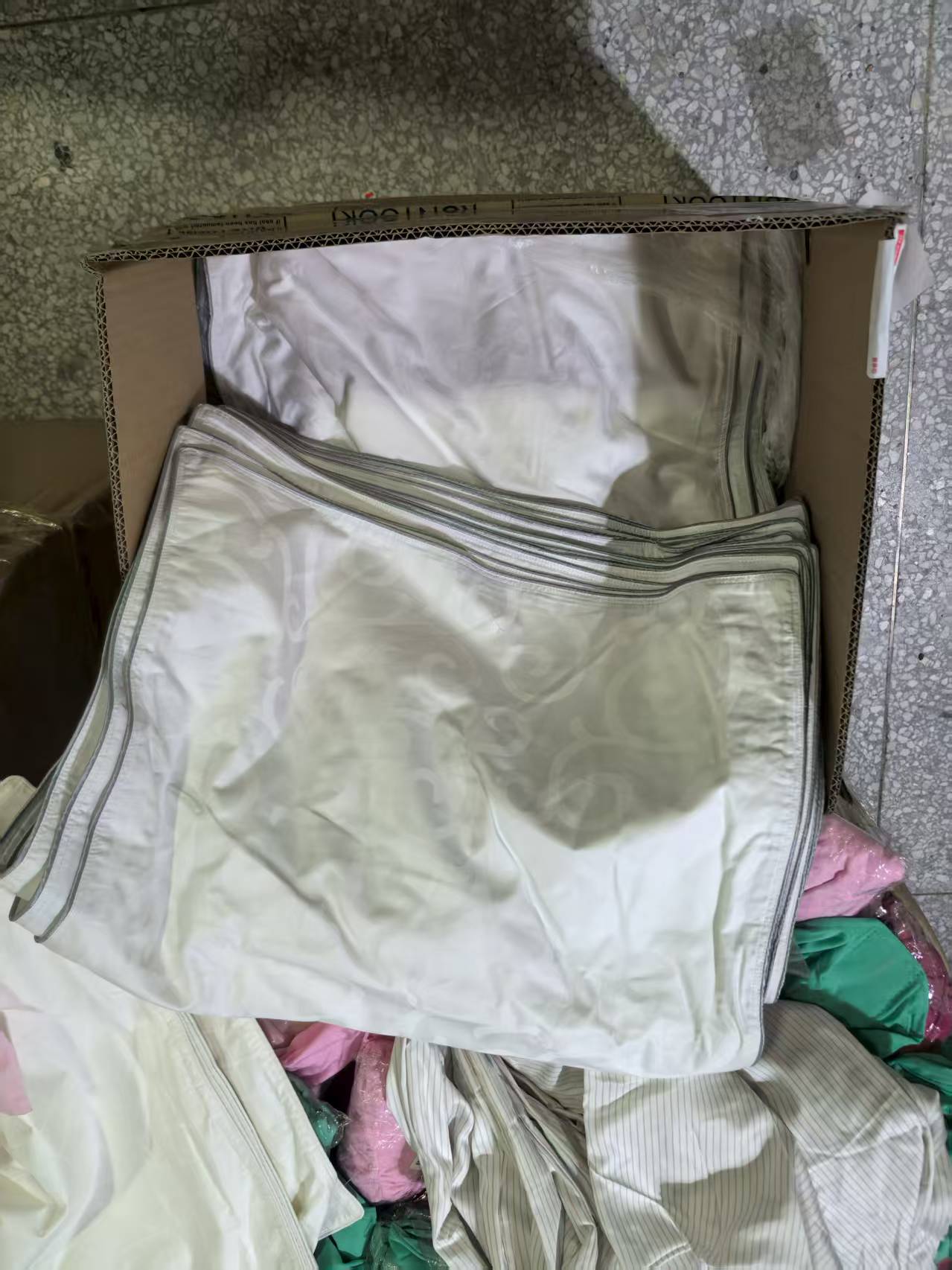 《厚广家》3楼50×70白色全棉贡缎枕套 发1对