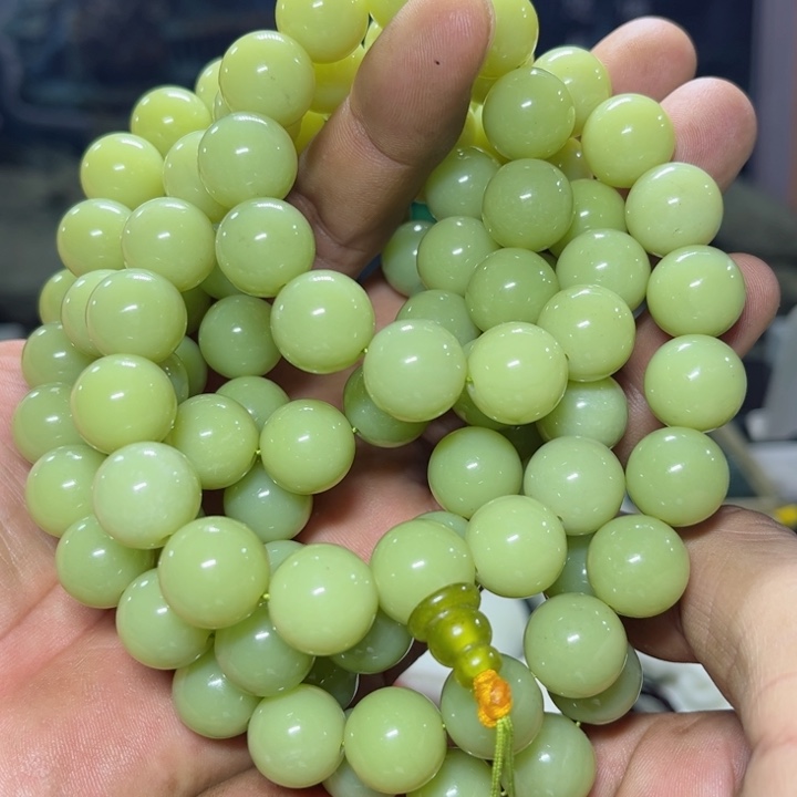 蛇纹石玉项链未镶嵌