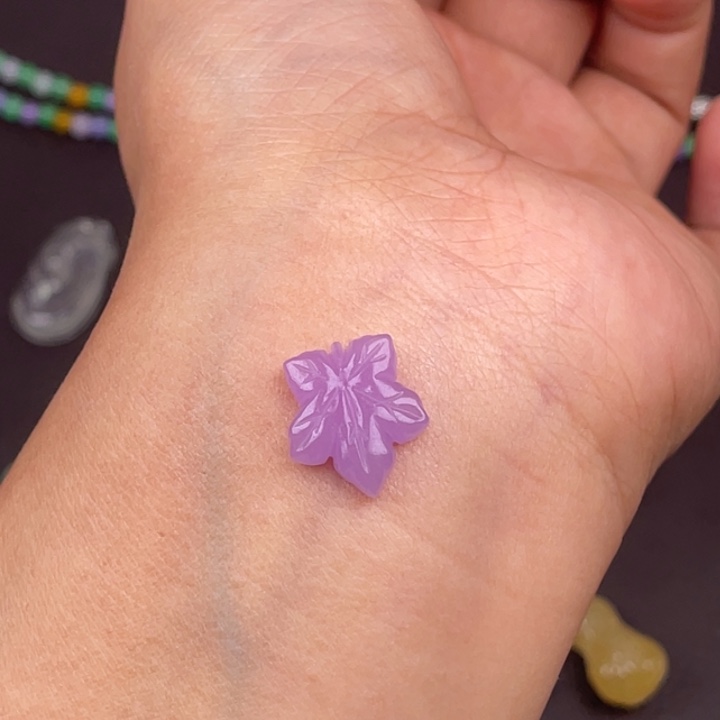 翡翠未镶嵌颈饰吊坠