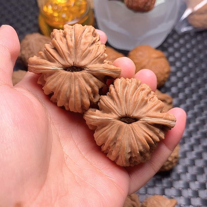 康***店文玩核桃吊坠四座楼43尺