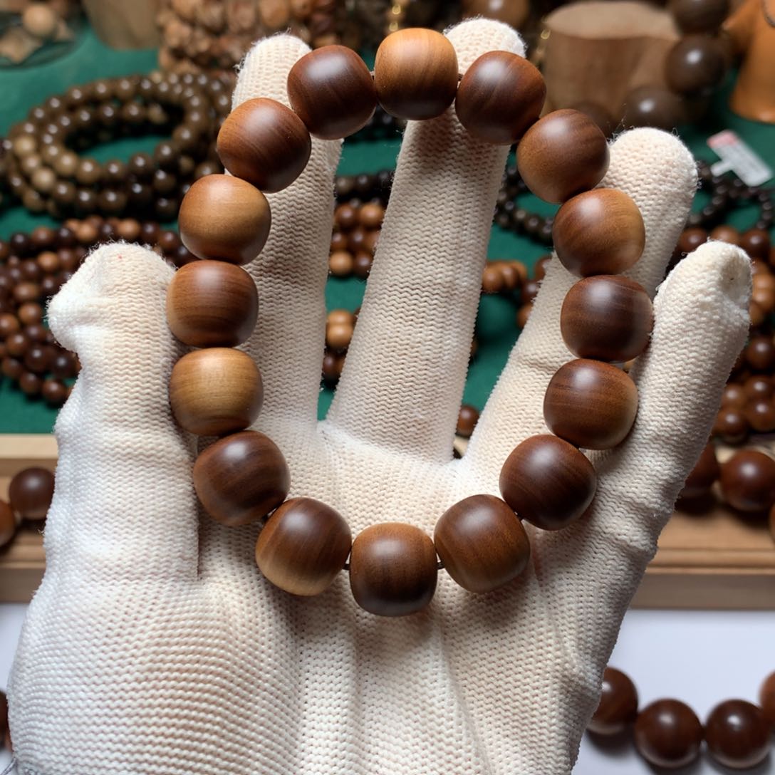 檀香木手串/手链甜****甜老山檀香1.3*1.4沉水