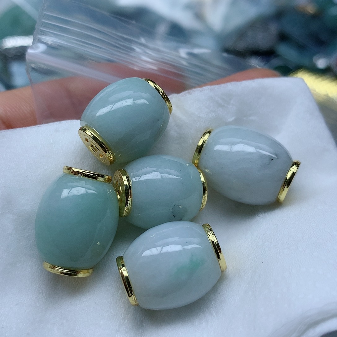 翡翠颈饰未镶嵌手串