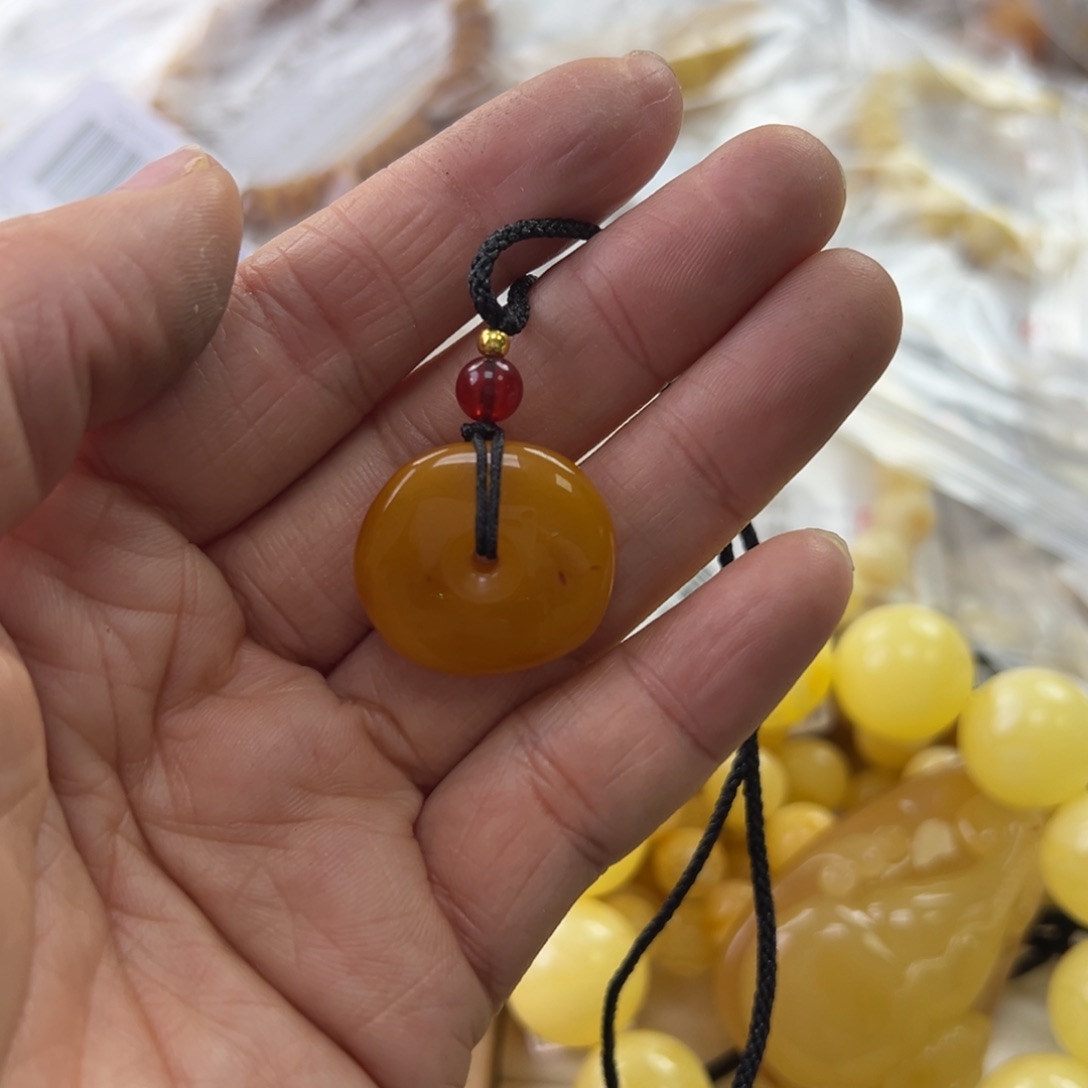 琥珀珠宝奇石未镶嵌