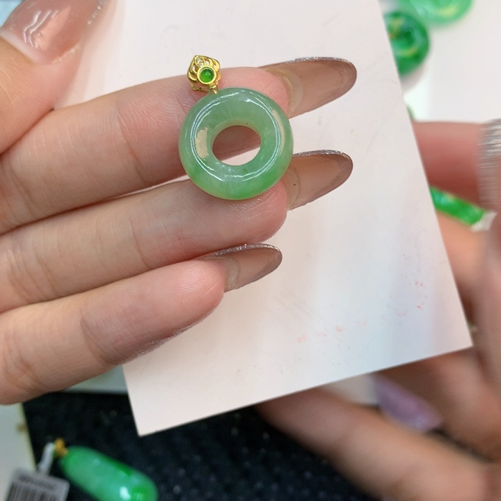 颈饰未镶嵌翡翠天然翡翠