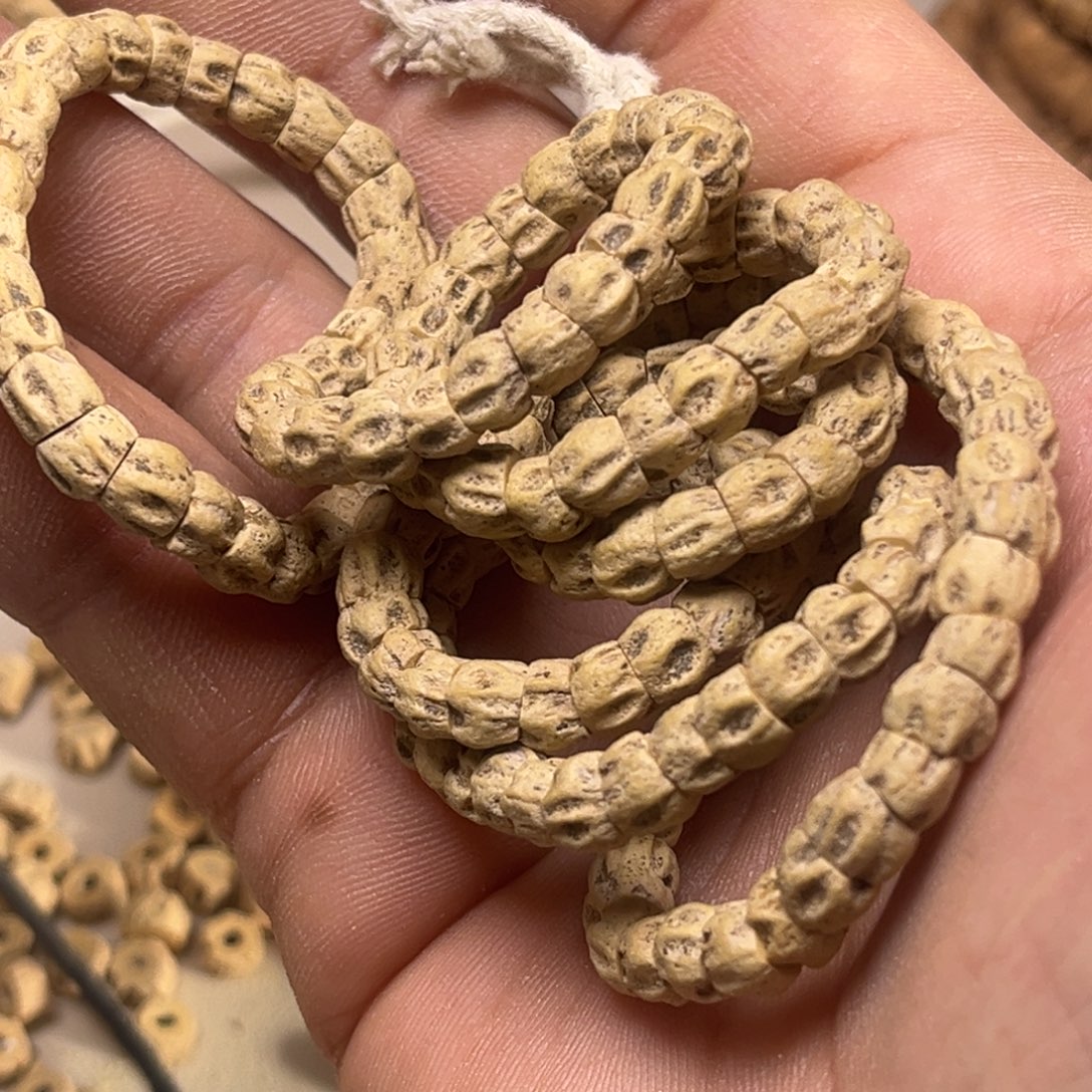 请***睡柏香籽/百香籽吊坠