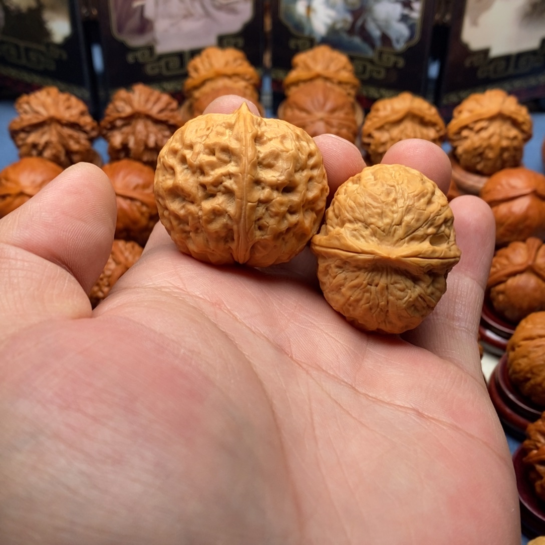 8***迪文玩核桃把件龙鳞元宝