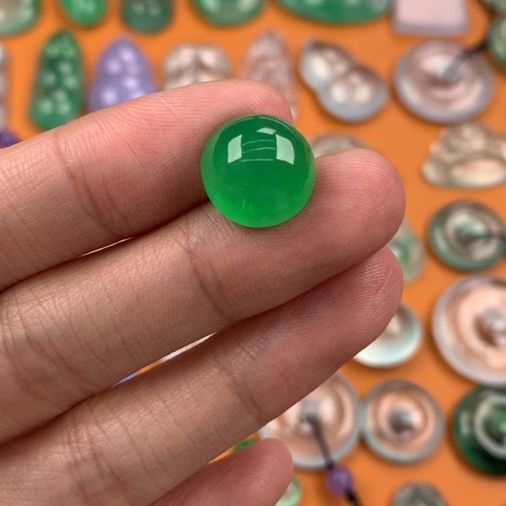 翡翠挂件未镶嵌….