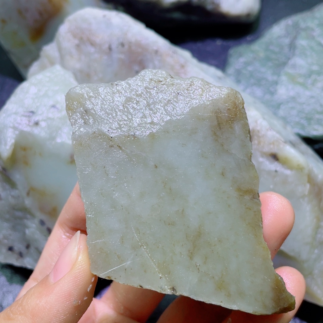 和田玉未镶嵌珠宝半成品