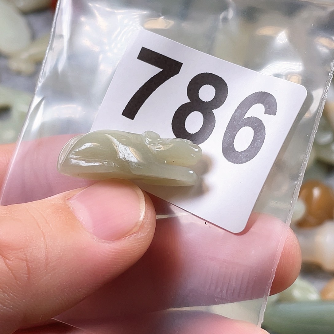 和田玉（糖玉）未镶嵌颈饰