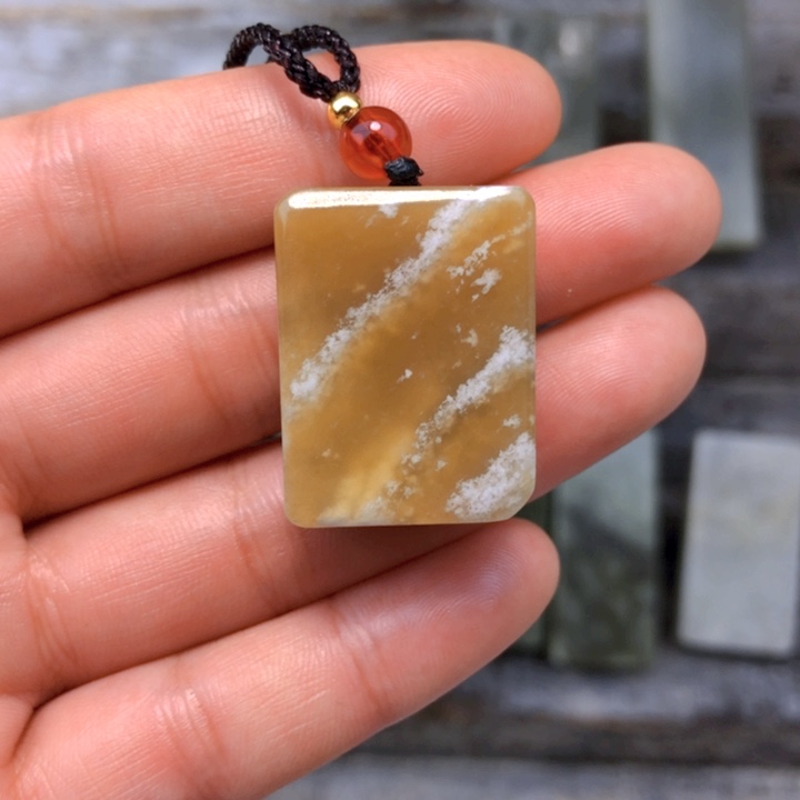 颈饰未镶嵌和田玉