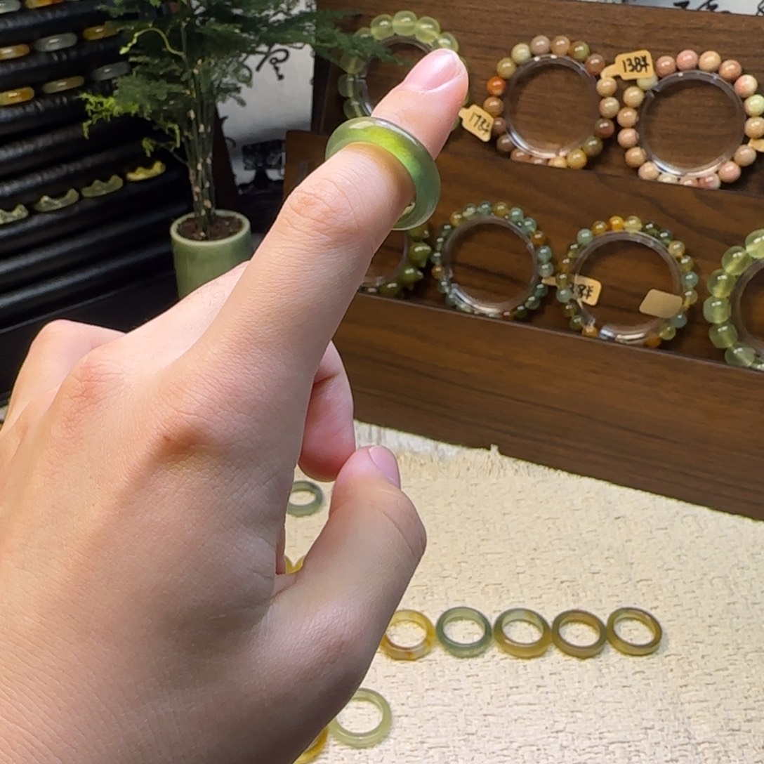 蛇纹石玉合金戒指