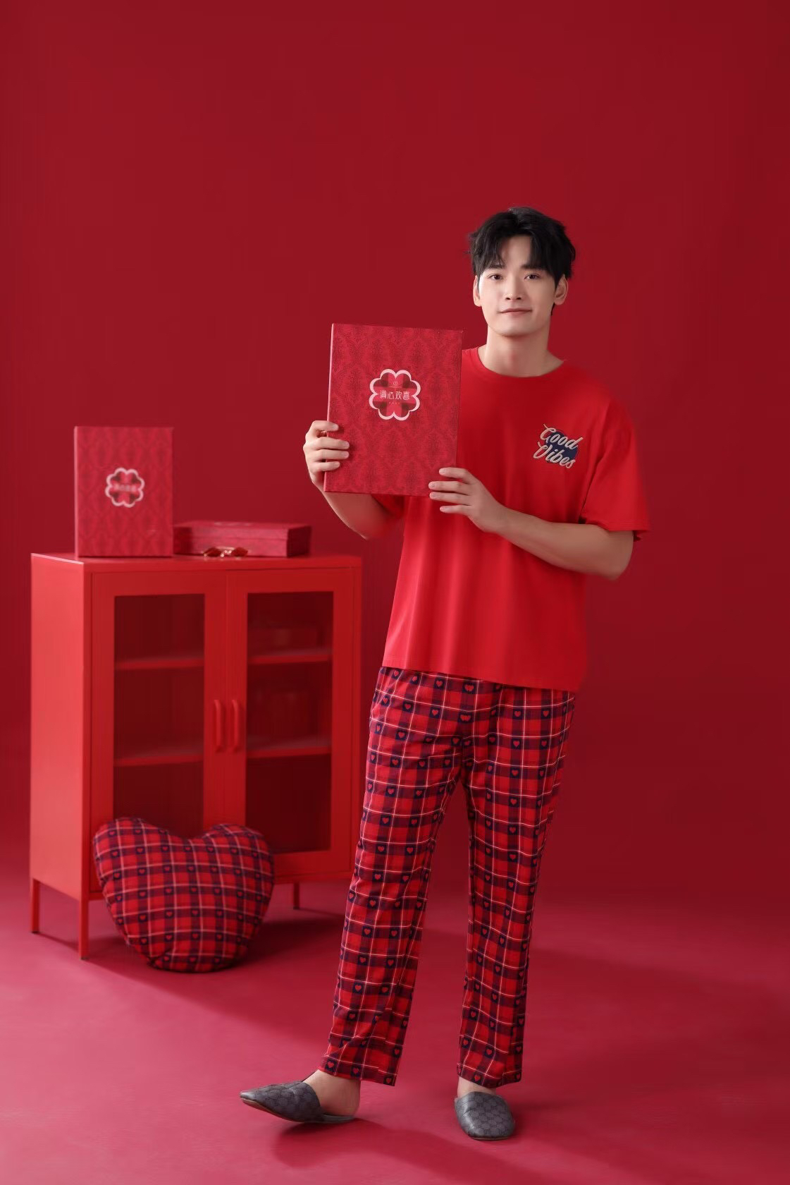 雅致内衣 | 亲亲吾衣满心欢喜圆领半袖男款情侣款新年红套装