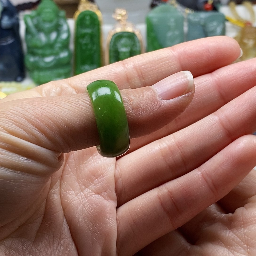 和田玉（碧玉）颈饰未镶嵌