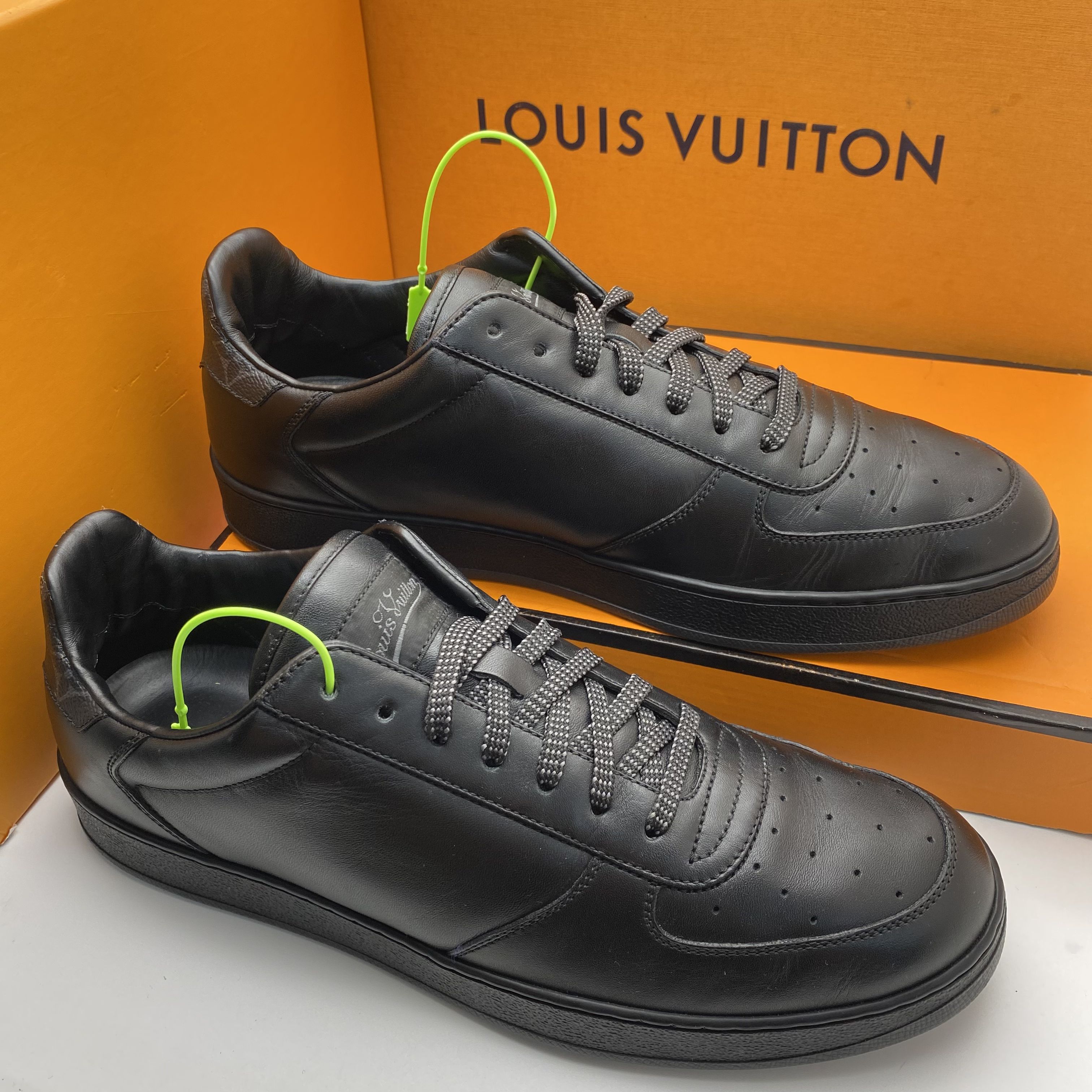 95新 LouisVuitton/路易威登 41.5欧码/全黑皮面休闲舒适板鞋
