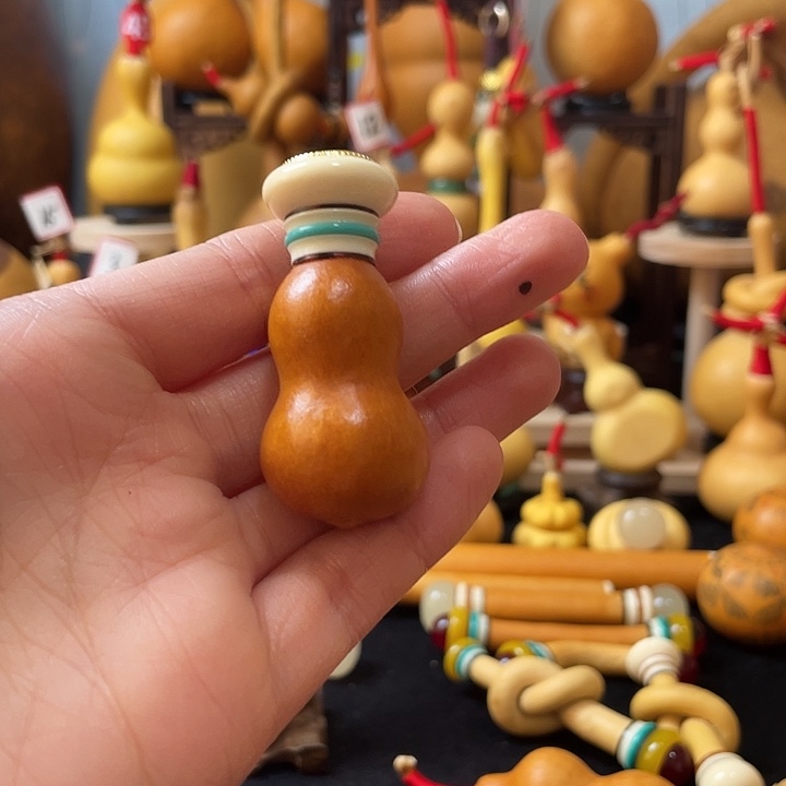 天**上葫芦丝老师文雅也没有一
