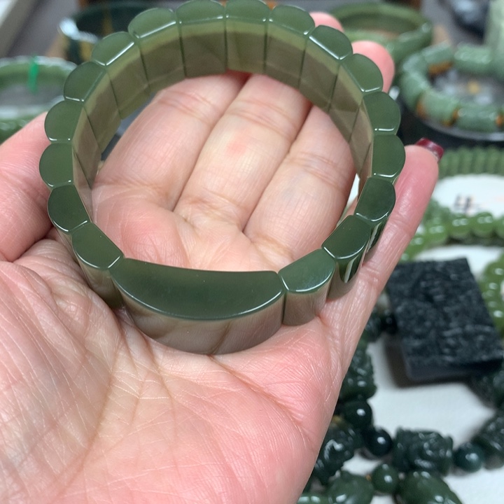 蓝***水和田玉未镶嵌珠宝奇石